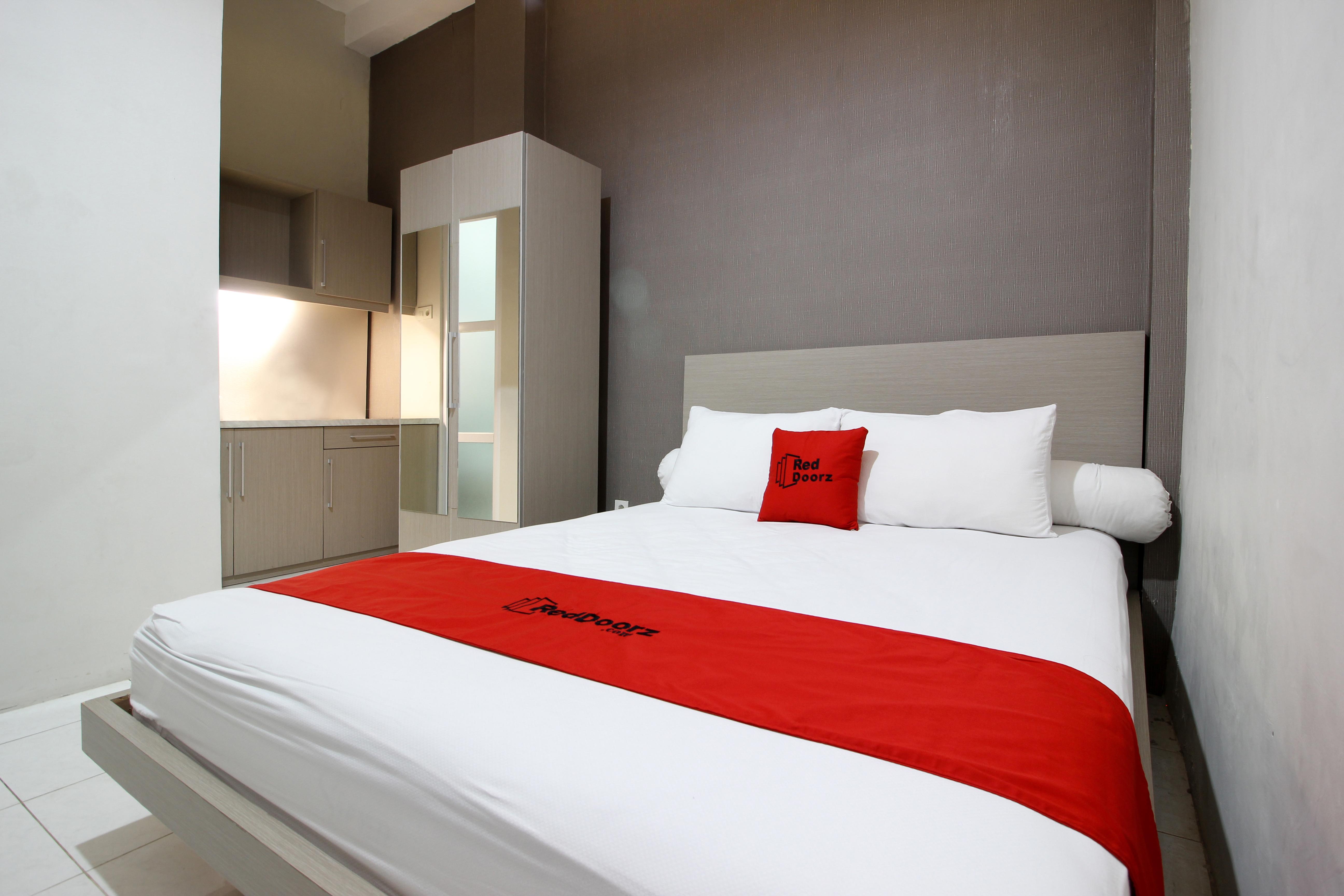 Reddoorz Plus Near Upn Jogjakarta 2 Maguwo Exteriör bild